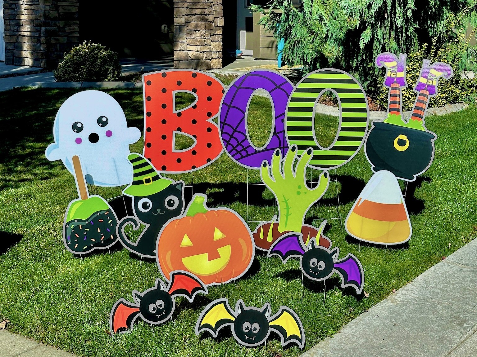 Halloween BOO! Display yard card display in Boise Idaho