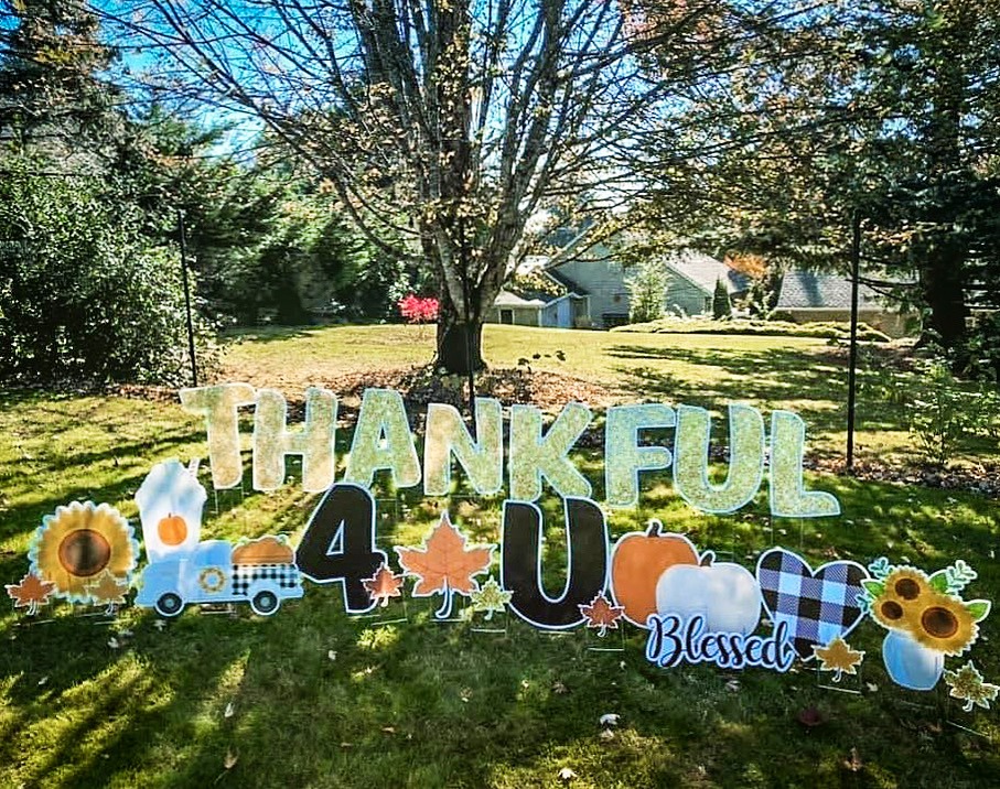 Thankful 4U Thanksgiving yard card display with glitter letters sunflower pumpkin and fall harvest art in Boise Idaho